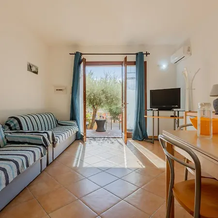 Appartement Guesthost - Lovely With Garden Villasimius