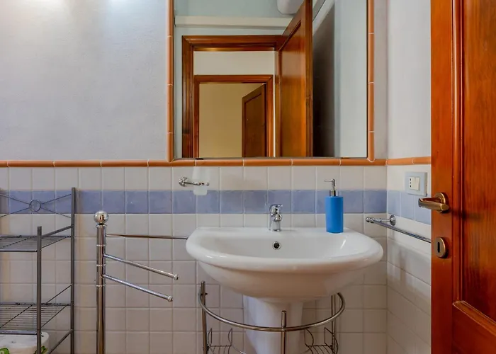 Guesthost - Lovely With Garden Appartement Villasimius